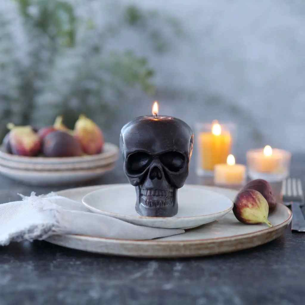 Skull Candle | 100% Pure Beeswax