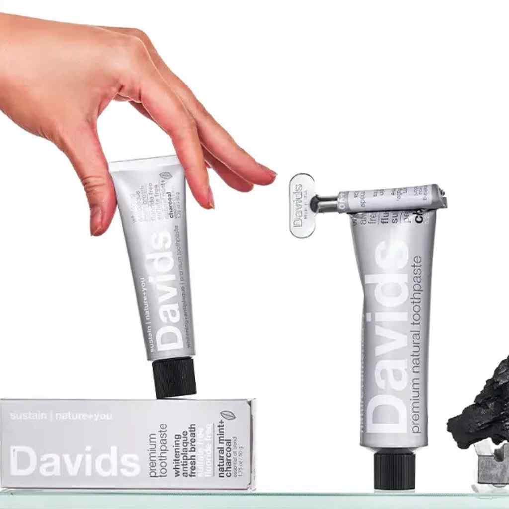 Davids Premium Toothpaste | Charcoal + Peppermint
