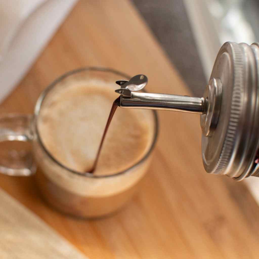 Self-Closing Spout for Mason Jar
