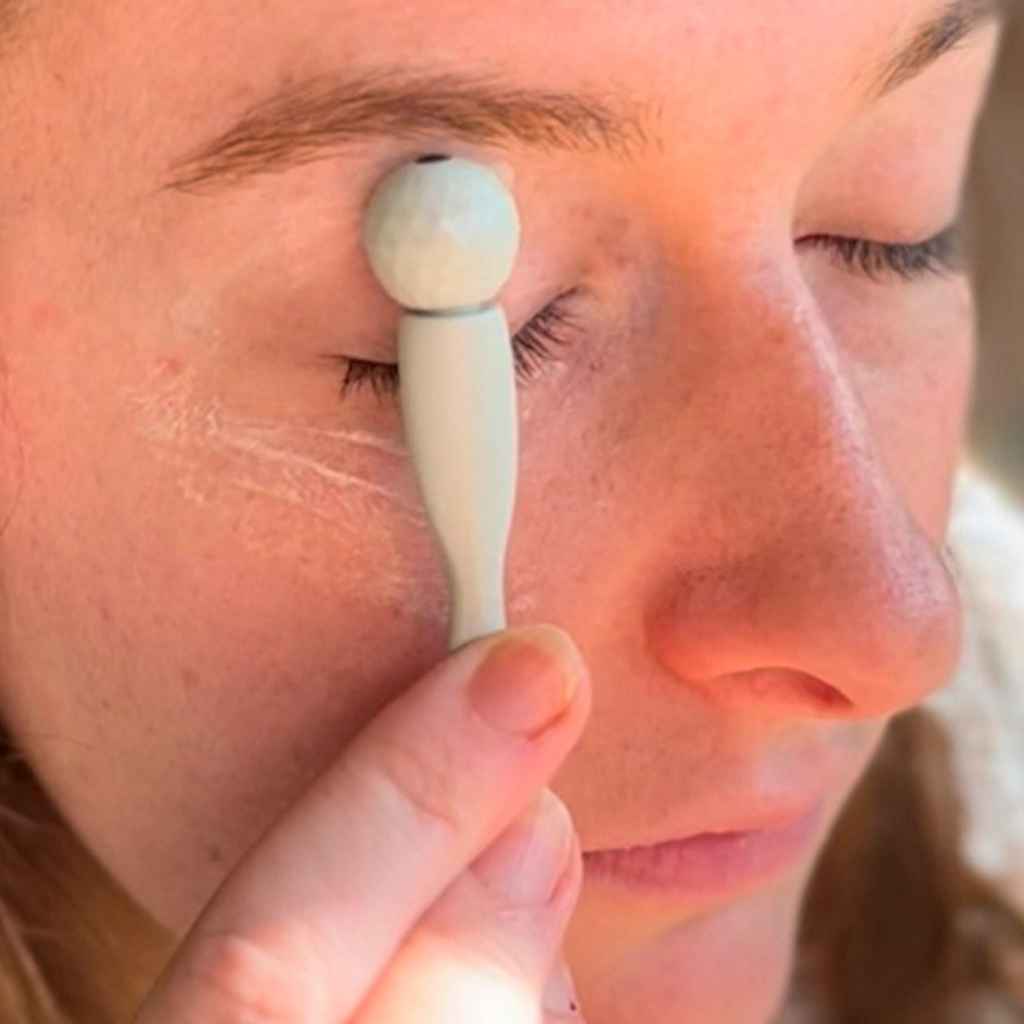 Plastic-free Eye Roller