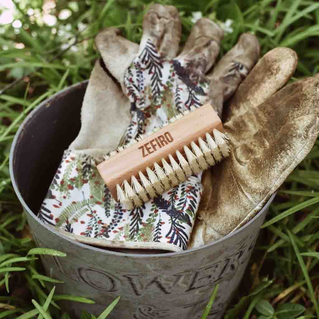 Natural Beechwood Nail Brush ---What&#39;s Good